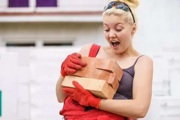 Strong Pretty Woman Working Construction Site Building House Trying Carry — Stock Photo, Image