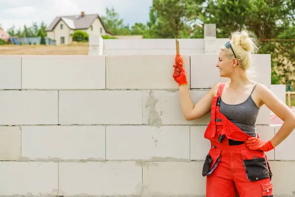 Woman Builder Using String Level Wall Construction Bricklayer New House — Stock Photo, Image