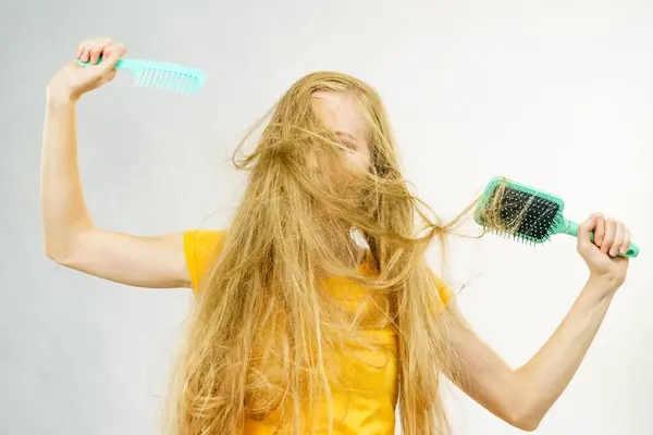 Girl Blowing Long Blonde Hair Holding Brush Comb Haircut Haircare — Stock Photo, Image