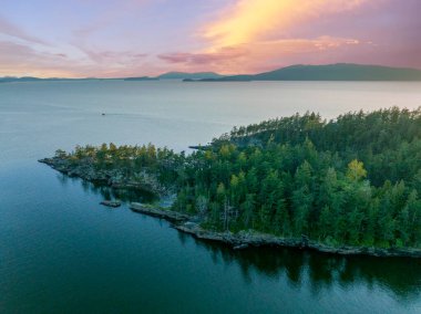 Chuckanut Körfezi kıyısındaki yarımada Bellingham Washington Havacılık Manzarası San Juan Adaları Arkaplanı