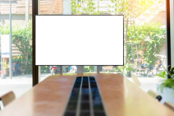 Konferenzraum Mit Leerem Leeren Bildschirm Monitor Attrappe Auf Business Konferenzraum — Stockfoto