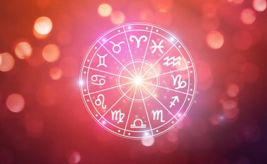 Burç dairesinin içinde burç işaretleri var. Astroloji gökyüzünde birçok yıldız ve ay ile astroloji ve burçlar kavramı