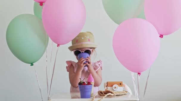 Adorable Two Years Old Birthday Girl Summer Clothes Eating Fresh — Wideo stockowe