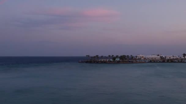 Romantic Colorful Sunset Sea Peninsula Palm Trees Hotel Resorts Evening — Stockvideo