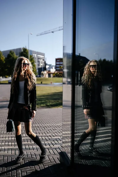 Portrait Fashionable Young Woman Black Jacket Wearing Dark Sunglasses Posing — Stock Photo, Image