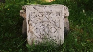 Osmanlı İmparatorluğu 'nun çiçek süsleriyle mezar taşı, Türk kültür mirası, Sandikli Türkiye
