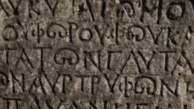 Antik Yunan yazıtları taşa kazınmış. Sandikli Türkiye