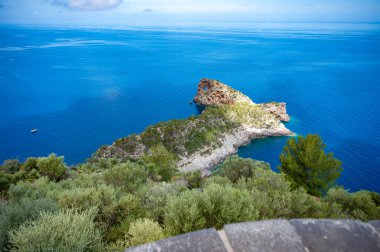 Sa Forada, Mayorka hava görüntüsü gün doğumunda, aydınlatılmış kaya, yatay çekim, Mallorca