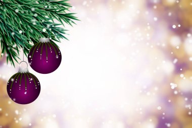 Noel teması, çam ağacında asılı süslü toplar ve bulanık bokeh arka plan.