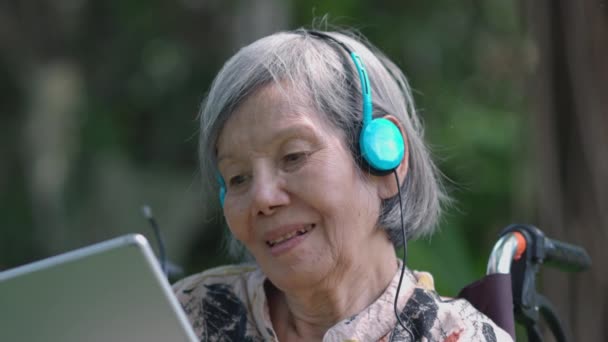 Muzykoterapia Leczeniu Otępienia Starszych Kobiet — Wideo stockowe
