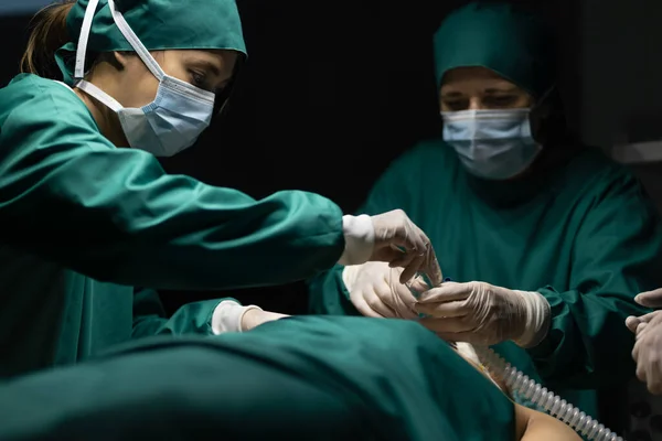 Medical Team Performing Surgery Operation Room — Stock Photo, Image