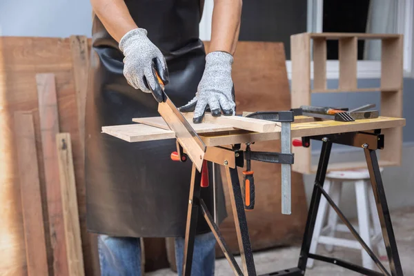 Carpintería Hobby Para Hombre Mayor Después Jubilación Casa — Foto de Stock