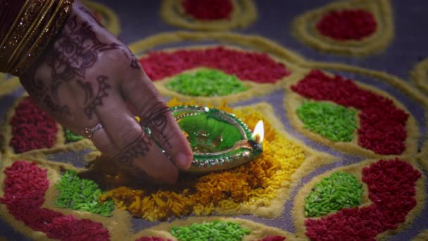 Mutlu Diwali Diwali Kutlamaları Sırasında Diya Lambaları Yandı — Stok video