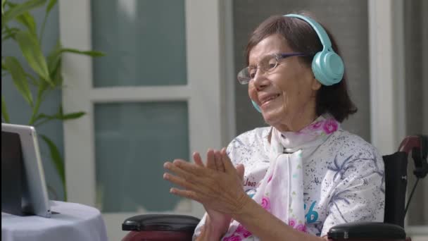 Musiktherapie Der Demenztherapie Bei Älteren Frauen — Stockvideo
