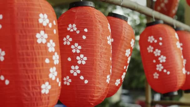 Japońskie Latarnie Ozdobione Festiwalem Żywności Tłumacz Hiragana Alfabet Matsuri Oznacza — Wideo stockowe