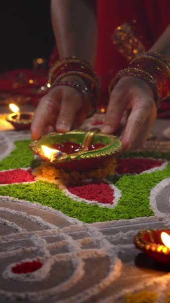 Las Lámparas Arcilla Diya Encendidas Durante Celebración Diwali Diwali Deepavali — Vídeo de stock