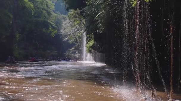 Thi Lor Jor瀑布 彩虹瀑布落在Mae Klong河 — 图库视频影像