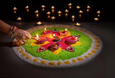 Diwali Gelenekleri ve Dünya Çapındaki Kutlamalar