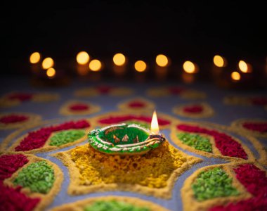 Diwali Gelenekleri ve Dünya Çapındaki Kutlamalar