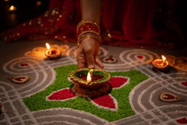 Diwali Gelenekleri ve Dünya Çapındaki Kutlamalar