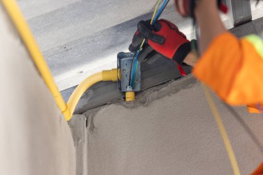 Elektrik kablolarının güvenliğini sağlamak için elektrik kablosu renkleri.