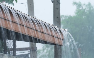 İklim değişikliği kısa bir süre içinde ıslak mikro patlamalara (yağmur bombası) neden olur..