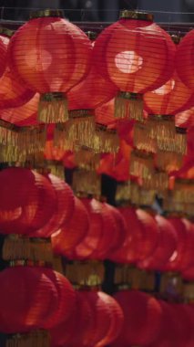 Ay 'ın Yeni Yıl Festivalinde Fenerler.