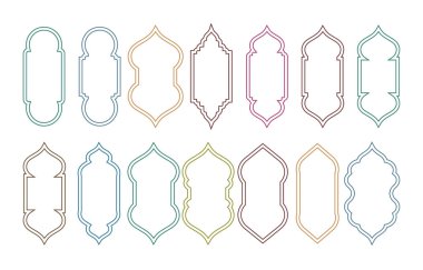 Doğu tarzı İslami pencereler ve kemerler modern boho tasarımı, cami kubbesi ve fenerlere sahip.