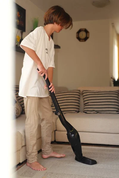 Guy Teenager Thirteen Cleans House Vacuums Floor Sofa Boy Cleans — Stock Photo, Image