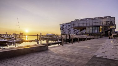 Boston, ICA Müzesi binasıyla birlikte Seaport Bulvarı 'nda..