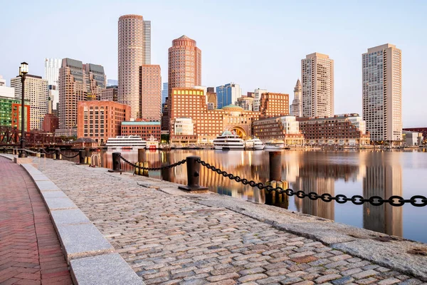 Boston Városképe Tengeri Kikötőben Bostoni Kikötővel Pénzügyi Negyedgel Stock Fotó
