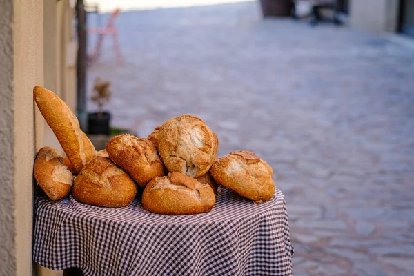 Kleine Tafel Met Verschillende Soorten Brood Voor Een Bakker Een — Stockfoto