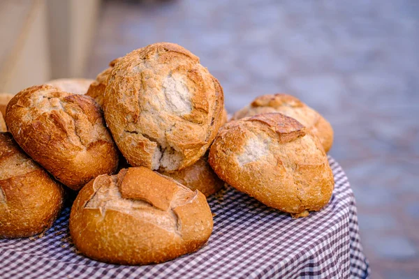 Kleine Tafel Met Verschillende Soorten Brood Voor Een Bakker Een — Stockfoto