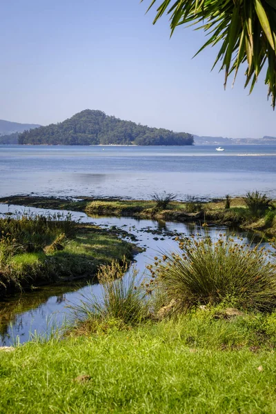 Vista Isla Tambo Que Encuentra Dentro Del Estuario Pontevedra Galicia —  Fotos de Stock