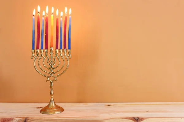 Imagen Fiesta Judía Hanukkah Con Menorah Candelabros Tradicionales Velas —  Fotos de Stock