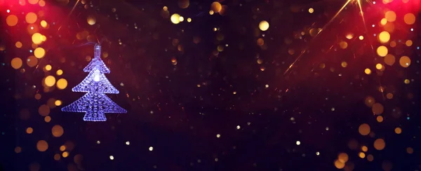Światła Girlandy Choinkowej Ciemnym Tle Błyszczącymi Nakładkami — Zdjęcie stockowe