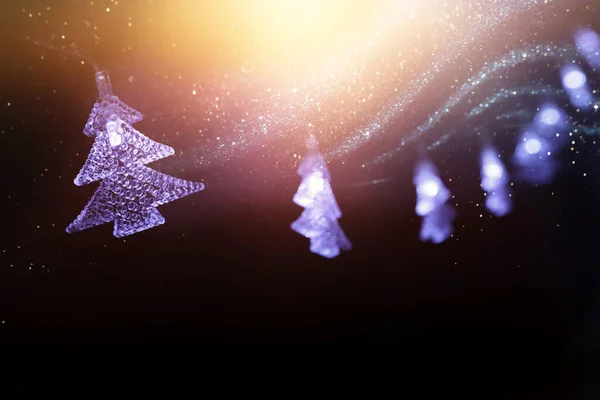 Vánoční Strom Věnec Světla Přes Tmavé Pozadí Třpytí Překrytí — Stock fotografie