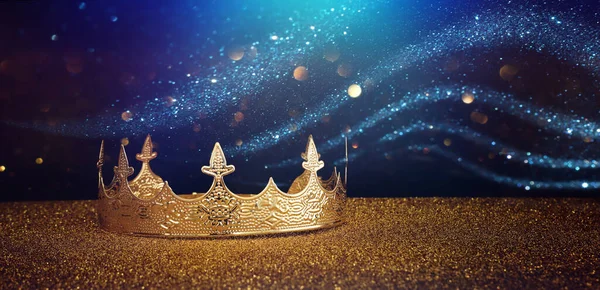 반짝이는 테이블 아름다운 여왕이나 이미지 — 스톡 사진