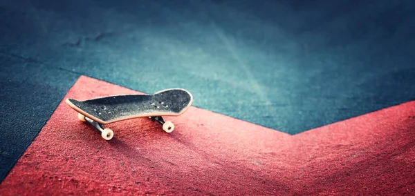 Αντίληψη Εικόνα Του Skateboard Και Αστική Άποψη — Φωτογραφία Αρχείου