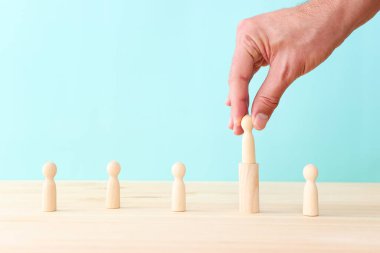 İnsan figürleri. Liderlik ve büyüme kavramı