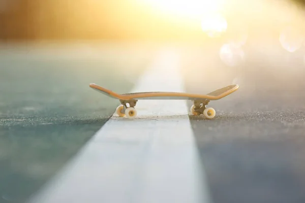 Αντίληψη Εικόνα Του Skateboard Και Αστική Άποψη — Φωτογραφία Αρχείου