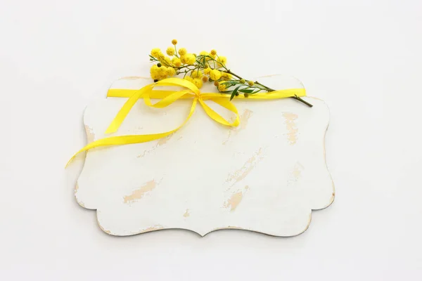 Top View Yellow Mimosa Flowers Empty Board White Background Mock — Stock Photo, Image