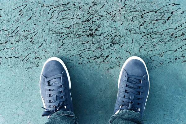 Top View Image Person Sneakers Asphalt Cracks Concept Confusion Doubt — Stock Photo, Image