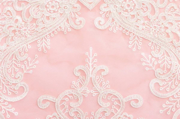 Біла Тонка Мереживна Тканина Рожевому Фоні — стокове фото