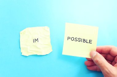 İmkansız kelimesi iki bölüme ayrılır. Başarı ve meydan okuma konsepti.