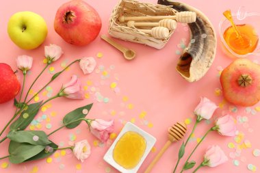 Rosh hashanah (Yahudi Yeni Yıl Tatili) konsepti. Geleneksel semboller