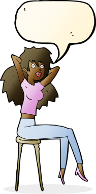 Bir insan tarafından çizilmiş konuşma balonuyla taburede poz veren karikatür kadın.