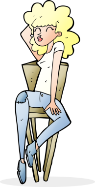 Bir insan tarafından çizilmiş sandalyede poz veren karikatür kadın.