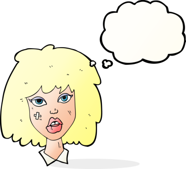 Bir insan tarafından çizilmiş, yüzü morarmış bir karikatür kadın.