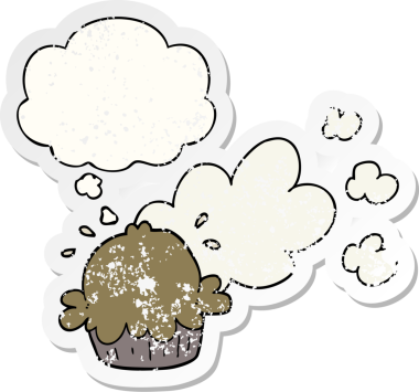 Düşünce baloncuğu olan şirin bir çizgi film pastası bir insan tarafından çizilmiş yıpranmış bir çıkartma gibi.